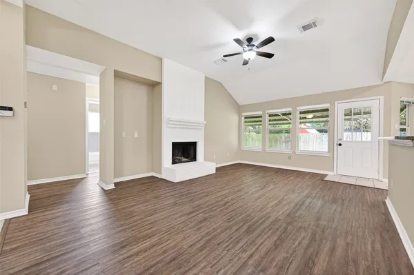 $1,795 | 11655 Lakeview Manor Drive, Willis, TX 77318