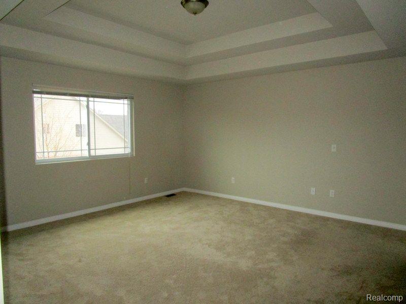 20902 Oak Ridge Drive Clinton Township, MI 48036 - Photo 14 of 21