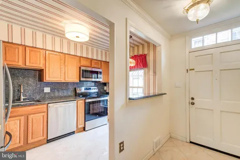 $795,000 | 6712 Langston Blvd., Unit C, Arlington, VA 22205