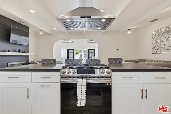 $5,700 | 9209 Paramount Boulevard, Downey, CA 90240