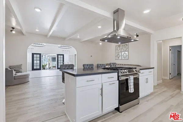 $5,700 | 9209 Paramount Boulevard, Downey, CA 90240