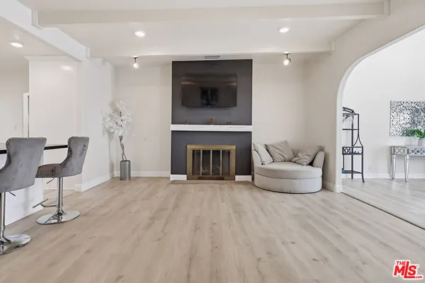 $5,700 | 9209 Paramount Boulevard, Downey, CA 90240