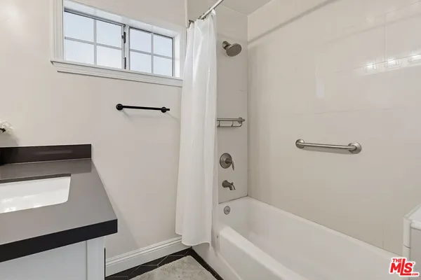 $5,700 | 9209 Paramount Boulevard, Downey, CA 90240