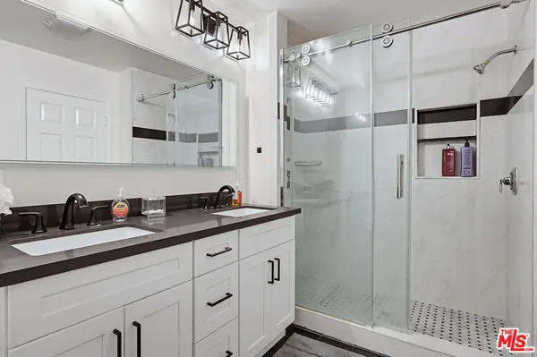 $5,700 | 9209 Paramount Boulevard, Downey, CA 90240