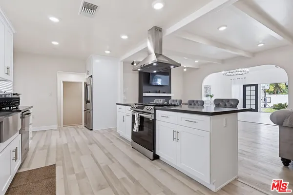 $5,700 | 9209 Paramount Boulevard, Downey, CA 90240