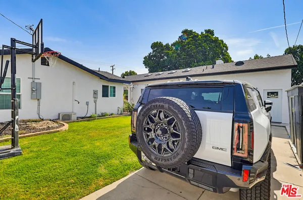 $5,700 | 9209 Paramount Boulevard, Downey, CA 90240