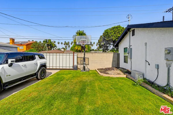 $5,700 | 9209 Paramount Boulevard, Downey, CA 90240