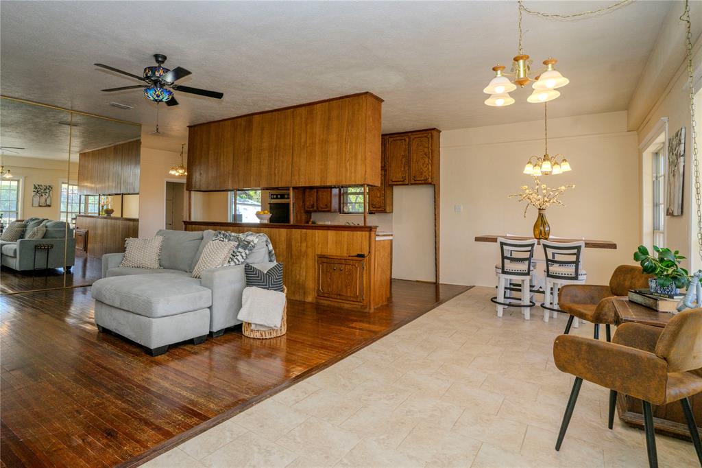 624 Alexander Road Stephenville, TX 76401 - Photo 4 of 31 Gallery Image 4