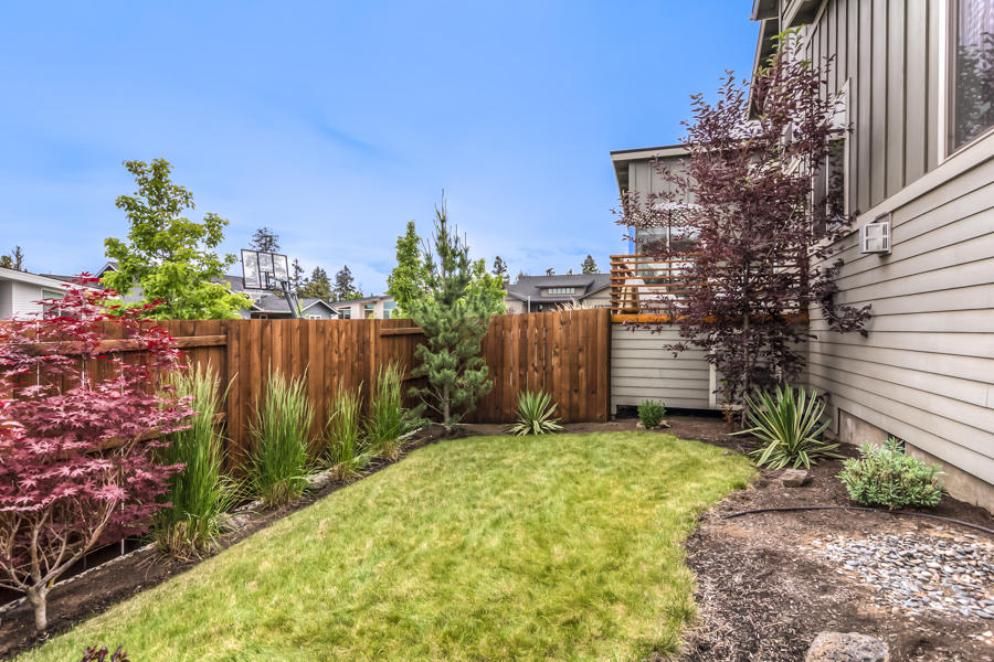 63150 Iner Loop Bend, OR 97701 - Photo 44 of 45 Fenced yard