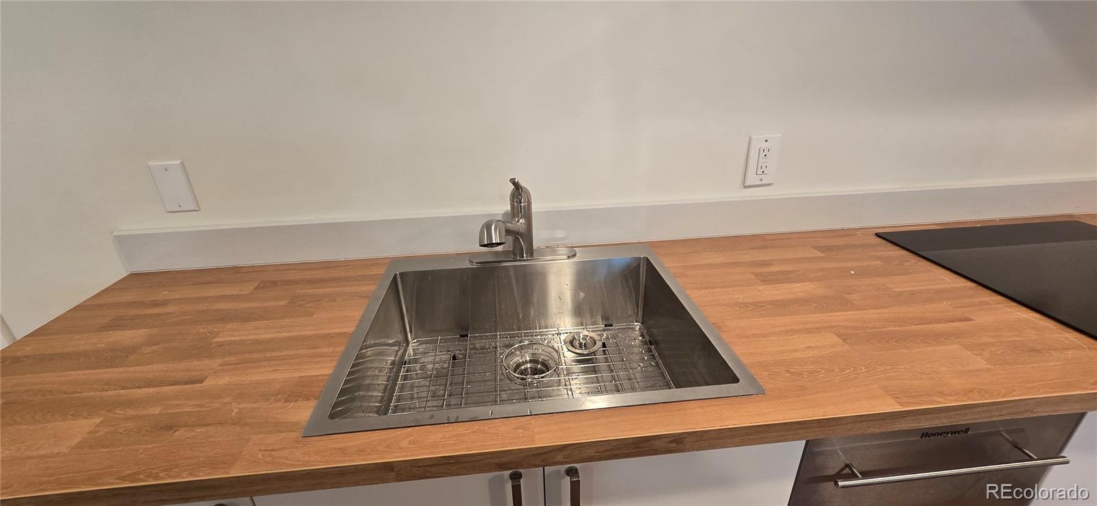 2940 19th Street Boulder, CO 80304 - Photo 4 of 13 a close view of sink