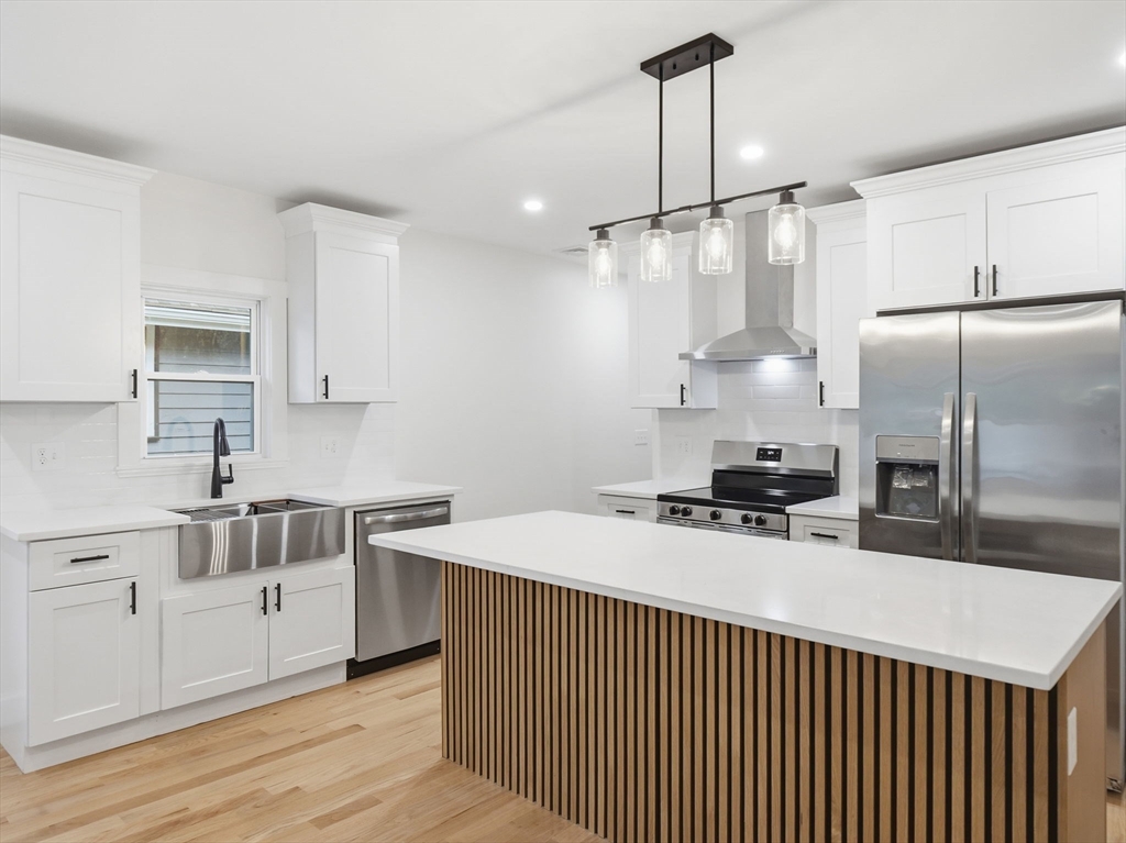 23 Murray Hill Road Medford, MA 02155 - Photo 6 of 22