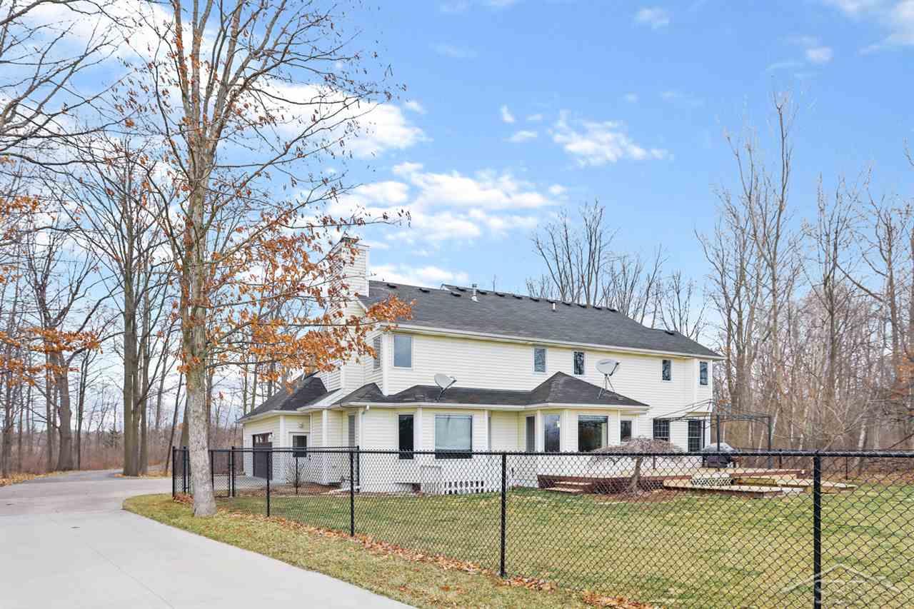 12813 Hotchkiss Road Freeland, MI 48623 - Photo 35 of 40 50008670-34.JPG
