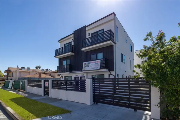 $4,487 | 14422 Tiara Street, Unit 1/2, Van Nuys, CA 91401