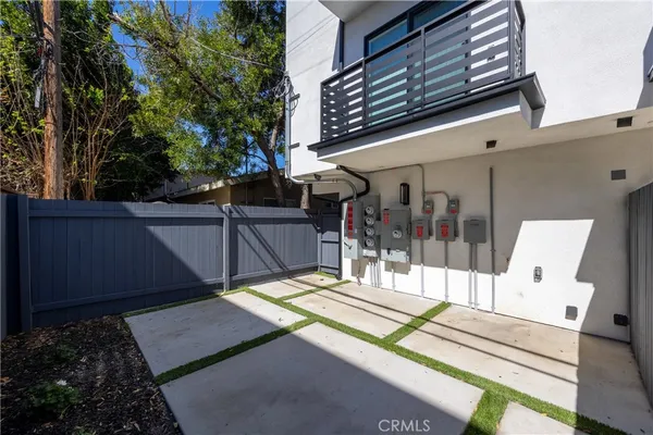 $4,487 | 14422 Tiara Street, Unit 1/2, Van Nuys, CA 91401