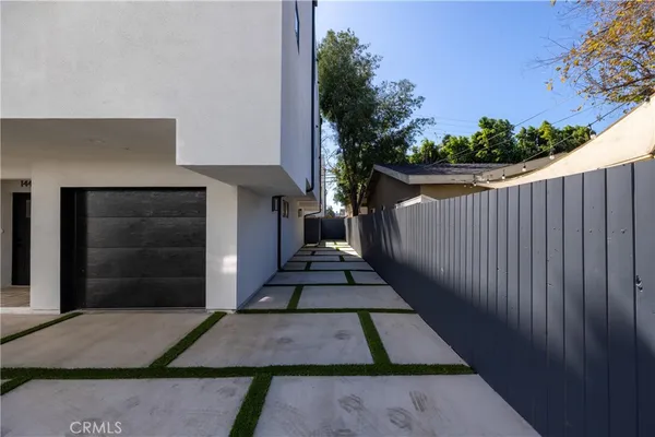 $4,487 | 14422 Tiara Street, Unit 1/2, Van Nuys, CA 91401