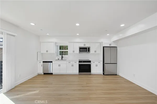 $4,487 | 14422 Tiara Street, Unit 1/2, Van Nuys, CA 91401