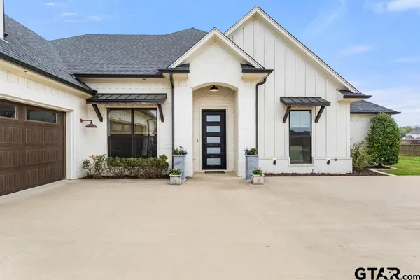 $699,999 | 110 Coventry Street, Bullard, TX 75757