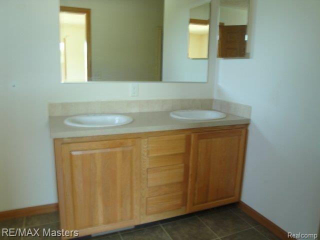 31771 West Road New Boston, MI 48164 - Photo 6 of 6 Master Bath