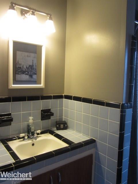 23768 Roxana Avenue Eastpointe, MI 48021 - Photo 37 of 45 31393607-36.JPG