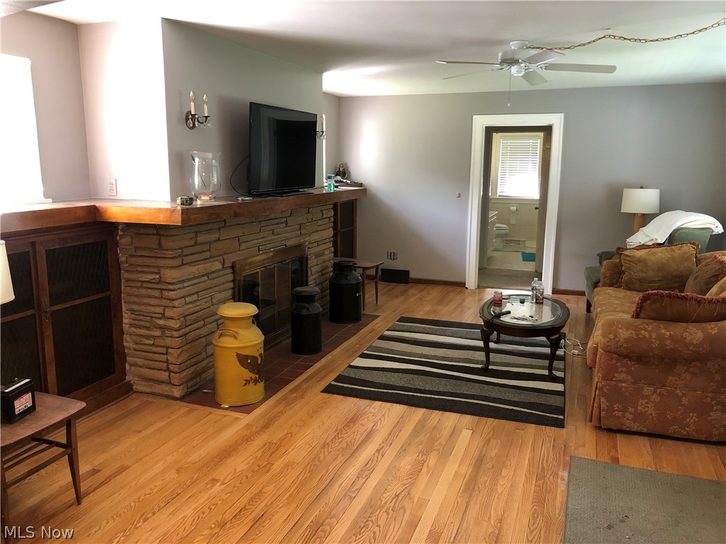 1565 Ridge Road Hinckley, OH 44233 - Photo 2 of 27