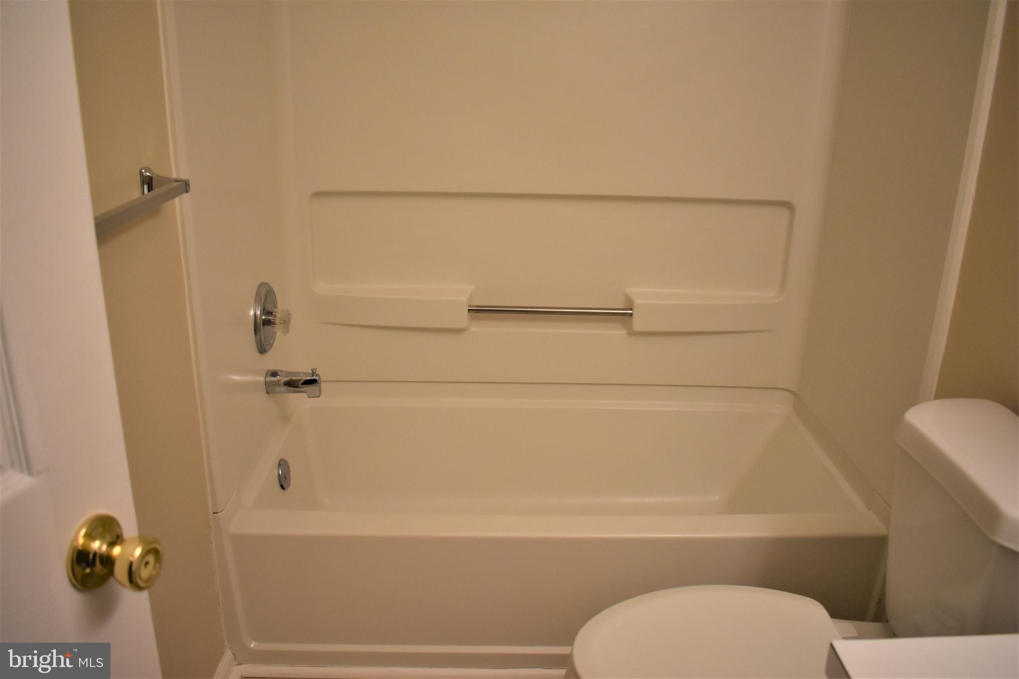 549 School House Road Williamstown, NJ 08094 - Photo 50 of 73 Second floor hall bath