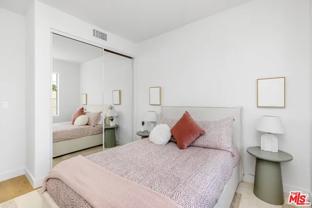 $4,595 | 14234 Dickens Street, Unit 2, Sherman Oaks, CA 91423