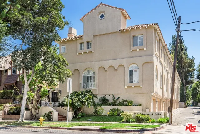 $4,595 | 14234 Dickens Street, Unit 2, Sherman Oaks, CA 91423