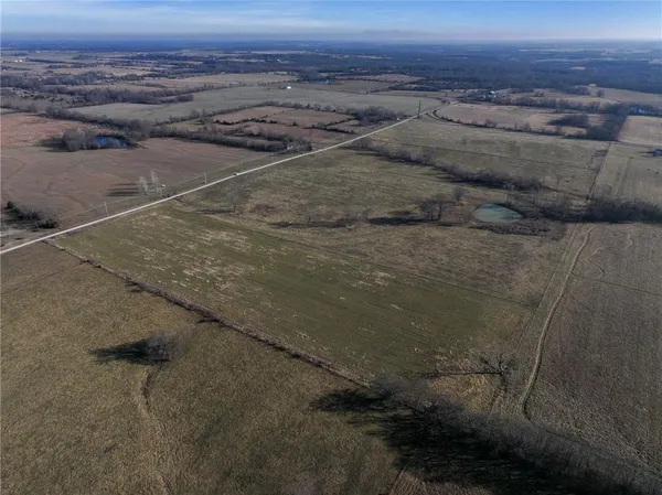 $164,859 | East Logan Road, El Dorado Springs, MO 64744