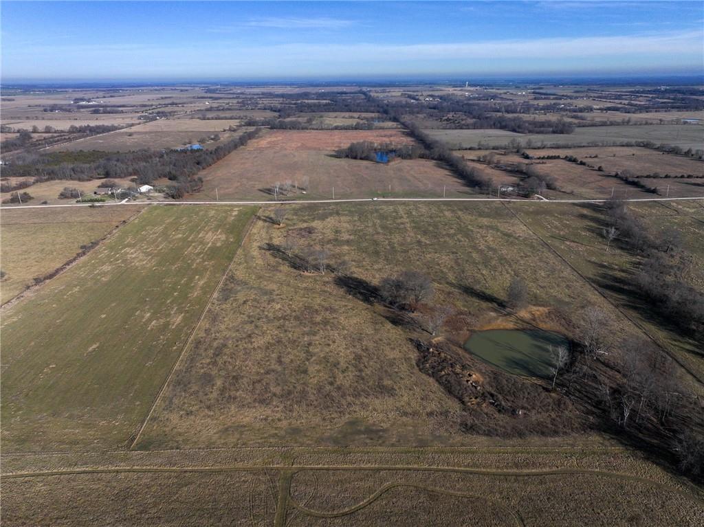 East Logan Road El Dorado Springs, MO 64744 - Photo 5 of 15