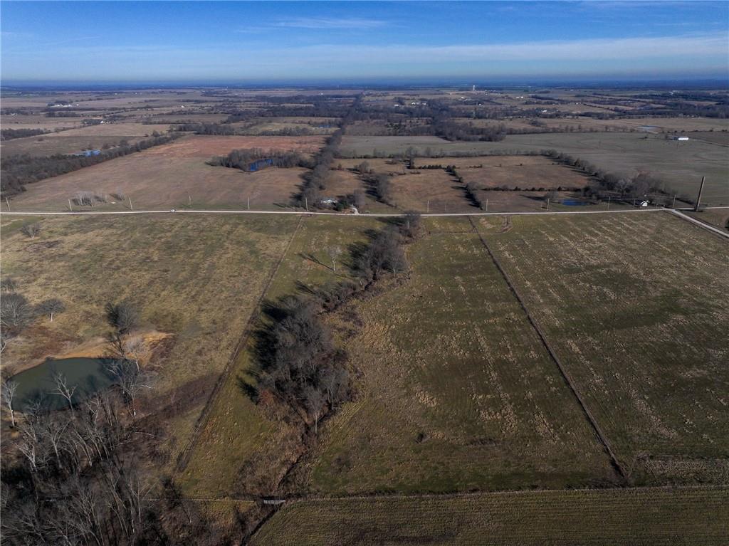 East Logan Road El Dorado Springs, MO 64744 - Photo 7 of 15