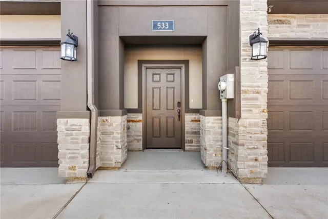 $374,900 | 533 Momma Bear Drive, College Station, TX 77845