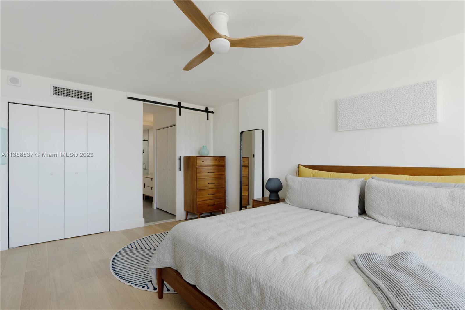 1345 Lincoln Road, Unit PH4 Miami Beach, FL 33139 - Photo 14 of 26 Gallery Image 14