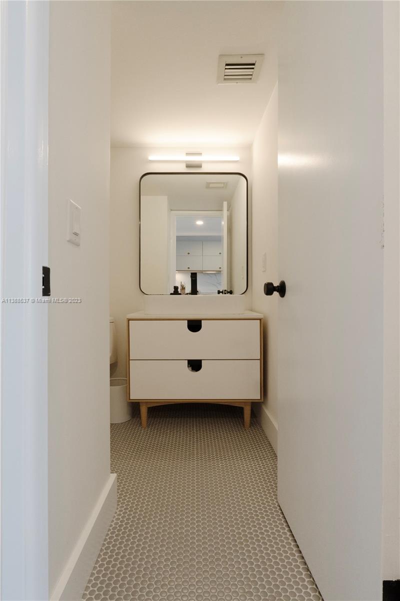 1345 Lincoln Road, Unit PH4 Miami Beach, FL 33139 - Photo 19 of 26 Gallery Image 19