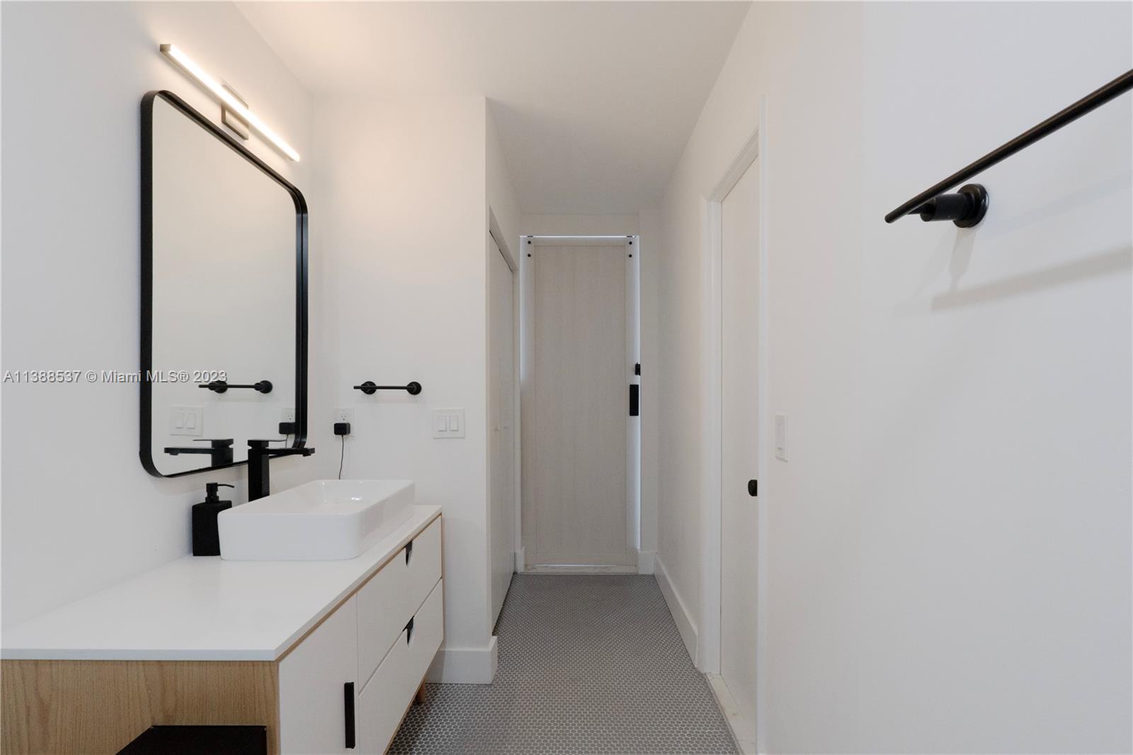 1345 Lincoln Road, Unit PH4 Miami Beach, FL 33139 - Photo 20 of 26 Gallery Image 20