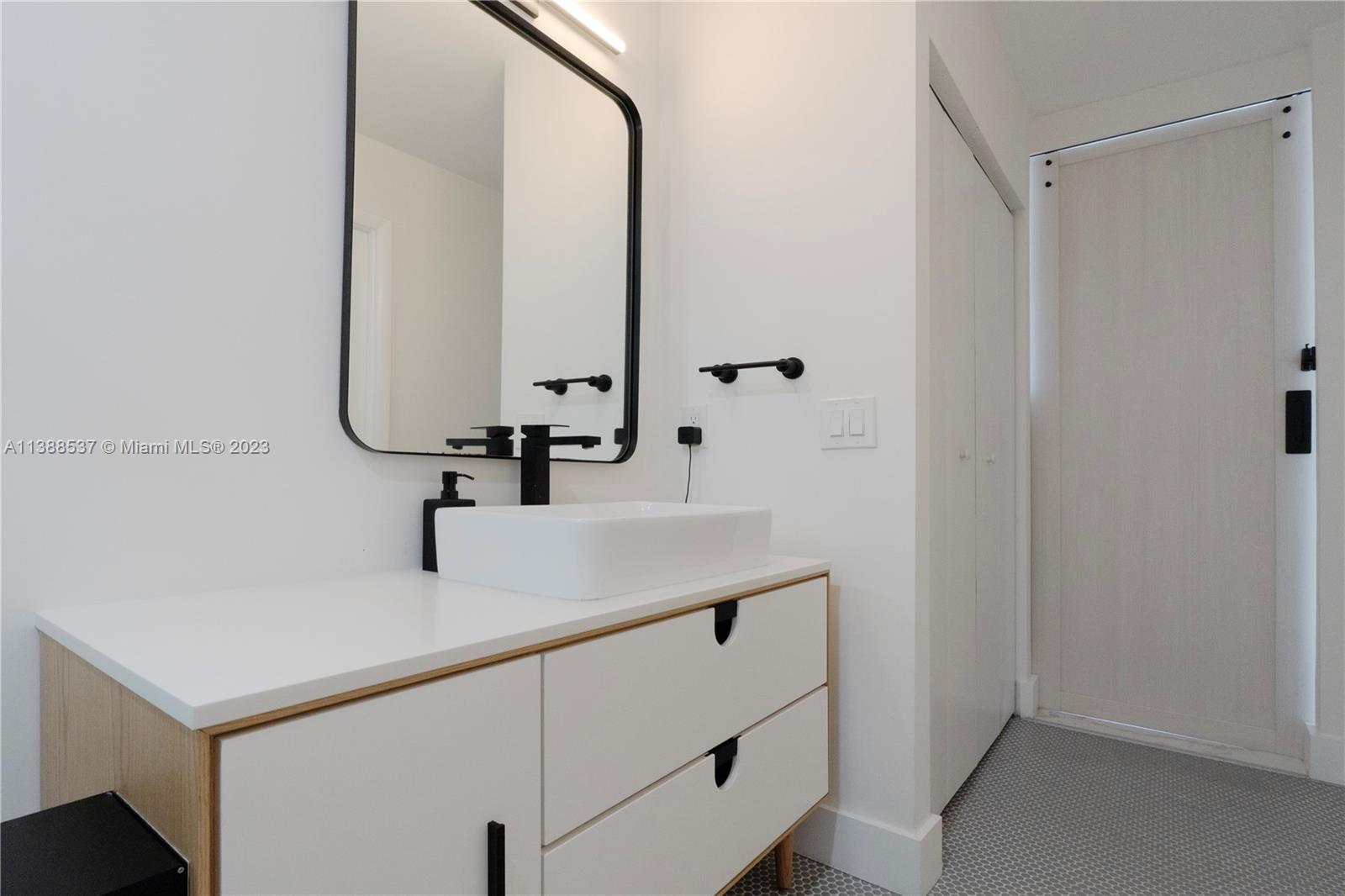 1345 Lincoln Road, Unit PH4 Miami Beach, FL 33139 - Photo 21 of 26 Gallery Image 21