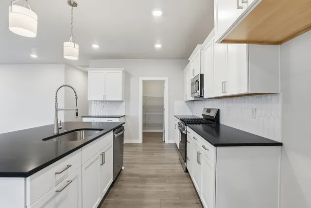 $575,000 | 1231 High Desert Drive, Deer Park, WA 99006