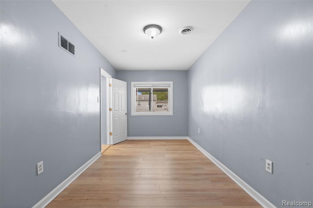 21090 Gentner Street Warren, MI 48089 - Photo 12 of 25