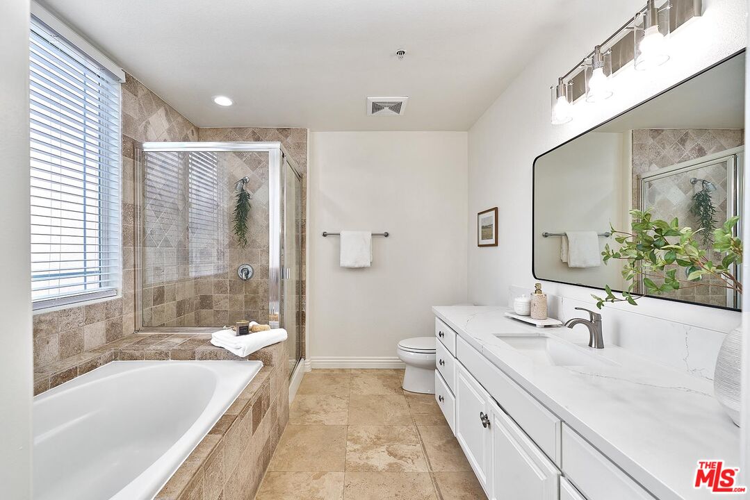 5132 West Maplewood Avenue, Unit 106 Los Angeles, CA 90004 - Photo 11 of 20