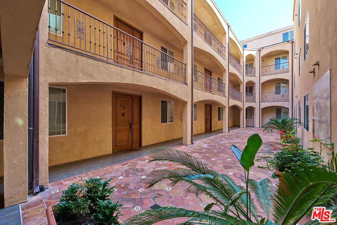 5132 West Maplewood Avenue, Unit 106 Los Angeles, CA 90004 - Photo 19 of 20