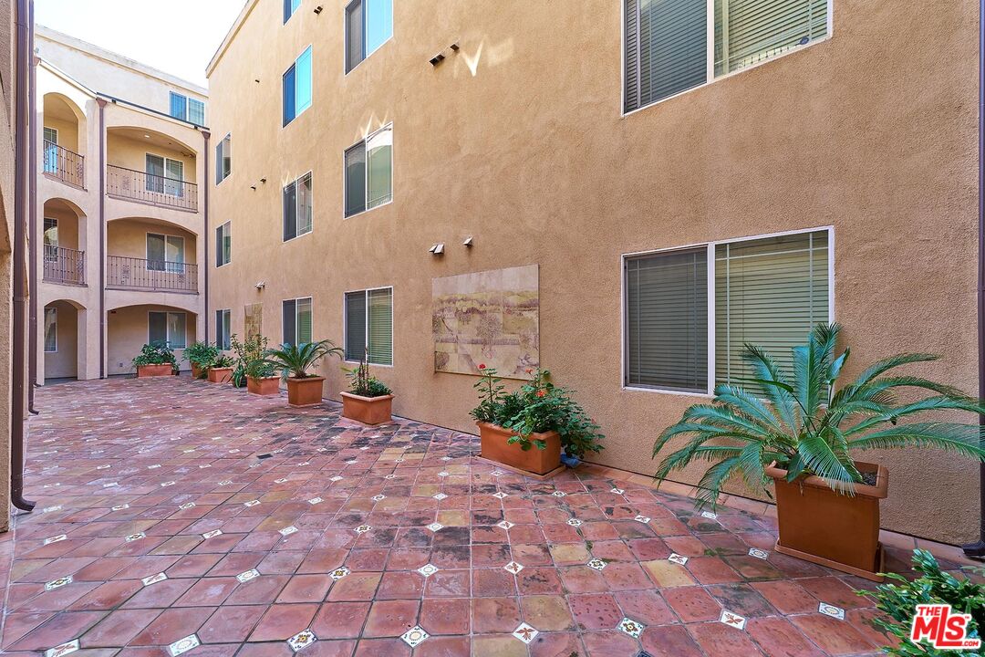 5132 West Maplewood Avenue, Unit 106 Los Angeles, CA 90004 - Photo 20 of 20