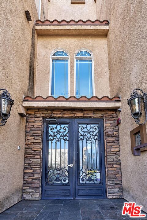 5132 West Maplewood Avenue, Unit 106 Los Angeles, CA 90004 - Photo 2 of 20