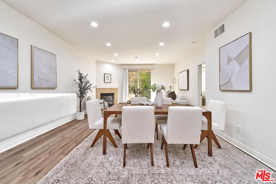 5132 West Maplewood Avenue, Unit 106 Los Angeles, CA 90004 - Photo 4 of 20