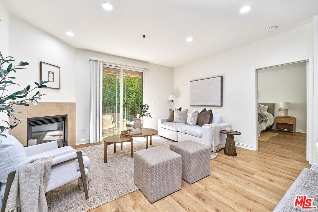 5132 West Maplewood Avenue, Unit 106 Los Angeles, CA 90004 - Photo 5 of 20