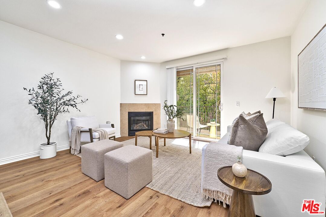 5132 West Maplewood Avenue, Unit 106 Los Angeles, CA 90004 - Photo 6 of 20