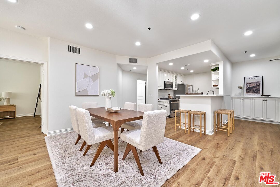 5132 West Maplewood Avenue, Unit 106 Los Angeles, CA 90004 - Photo 8 of 20