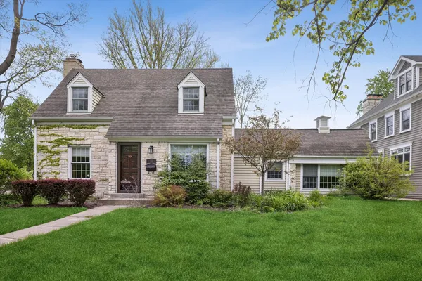 $6,000 | 233 South Prospect Avenue, Clarendon Hills, IL 60514