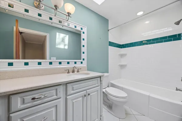 $6,000 | 233 South Prospect Avenue, Clarendon Hills, IL 60514