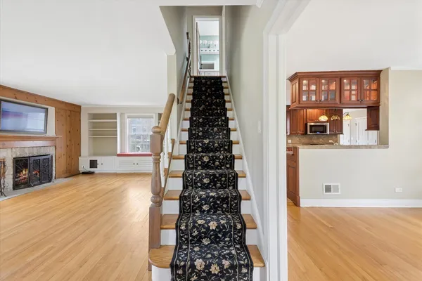 $6,000 | 233 South Prospect Avenue, Clarendon Hills, IL 60514