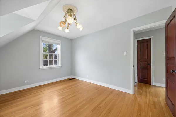 $6,000 | 233 South Prospect Avenue, Clarendon Hills, IL 60514