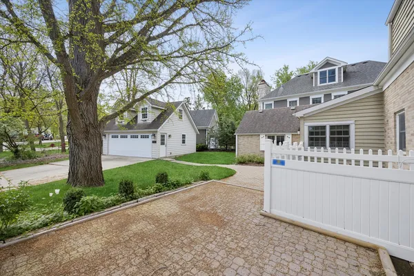 $6,000 | 233 South Prospect Avenue, Clarendon Hills, IL 60514